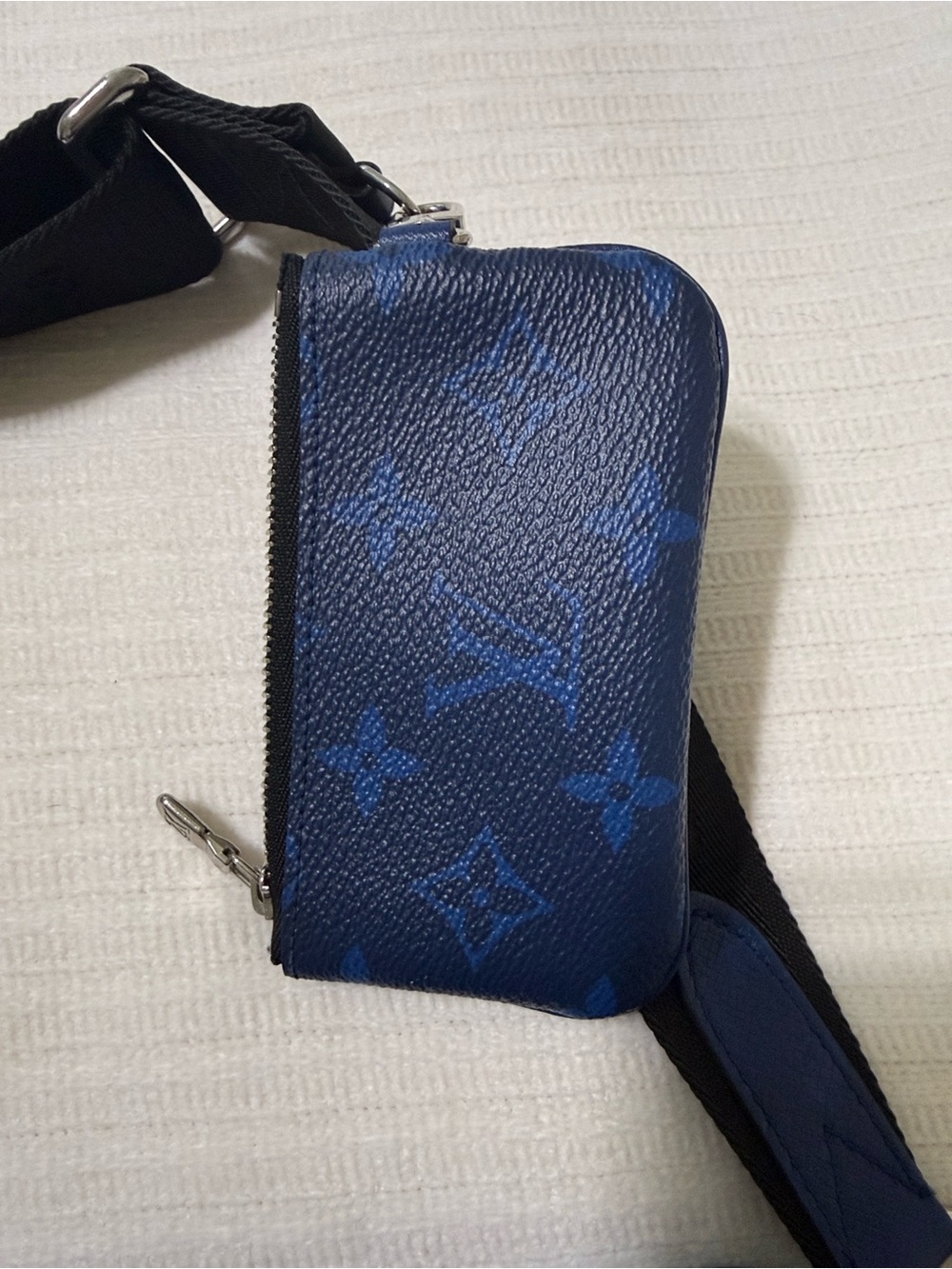 Louis Vuitton Taigarama Blue Monogram Crossbody Trio Messenger with Strap Pouch - Picture 4 of 7